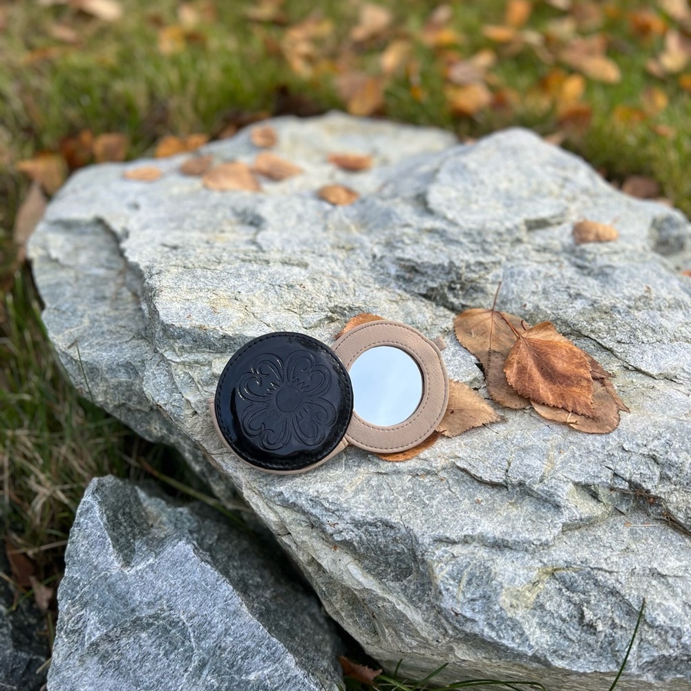 Brand New pocket Mirror in Black/Tan
